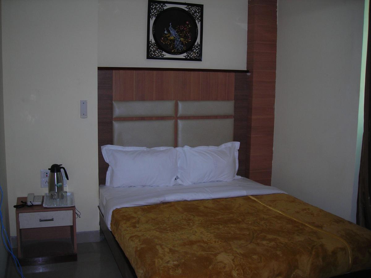 Hotel Dolphin Raipur  Exterior photo