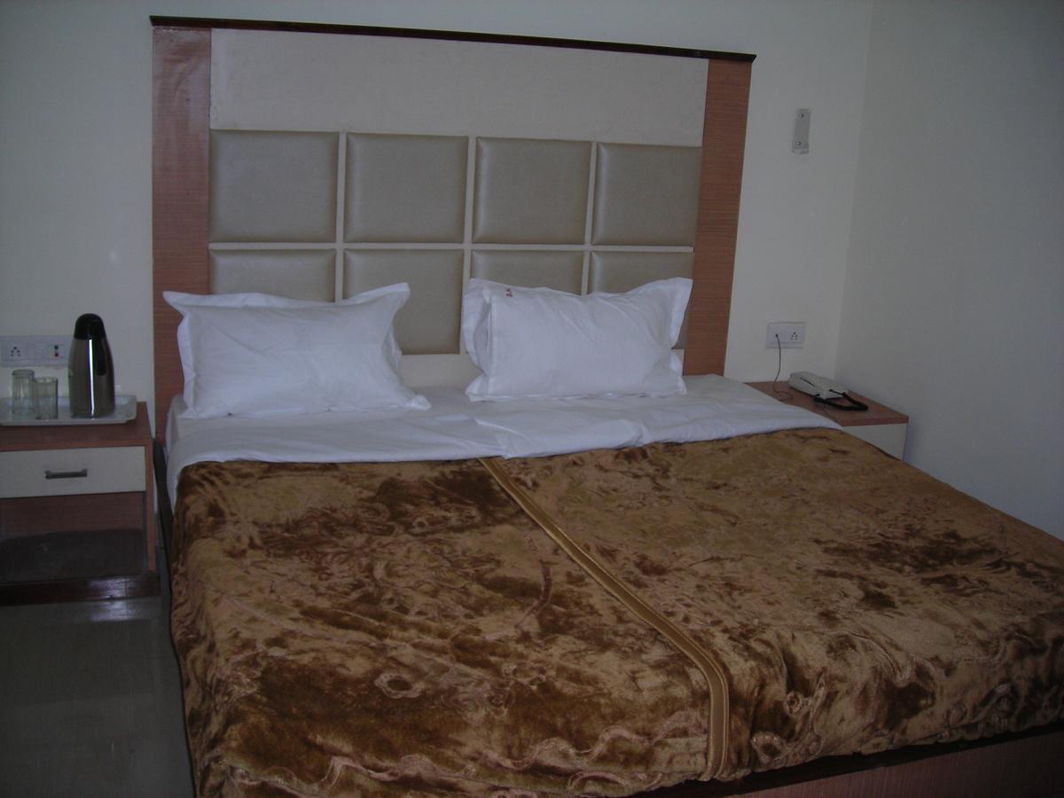 Hotel Dolphin Raipur  Exterior photo